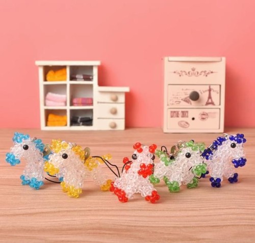 Cartoon keychain pendant for men and women, Korean keychain crystal car bag key accessories