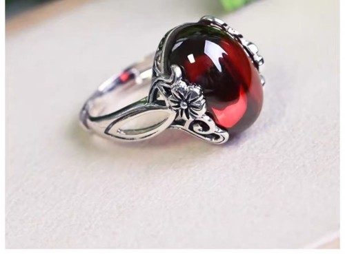 Natural garnet ring female 925 sterling silver inlaid red crystal retro light luxury open high-grade index finger ring