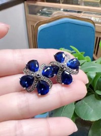 925 sterling silver red four-leaf clover garnet earrings new 2025 new high-end earrings light luxury earrings for women