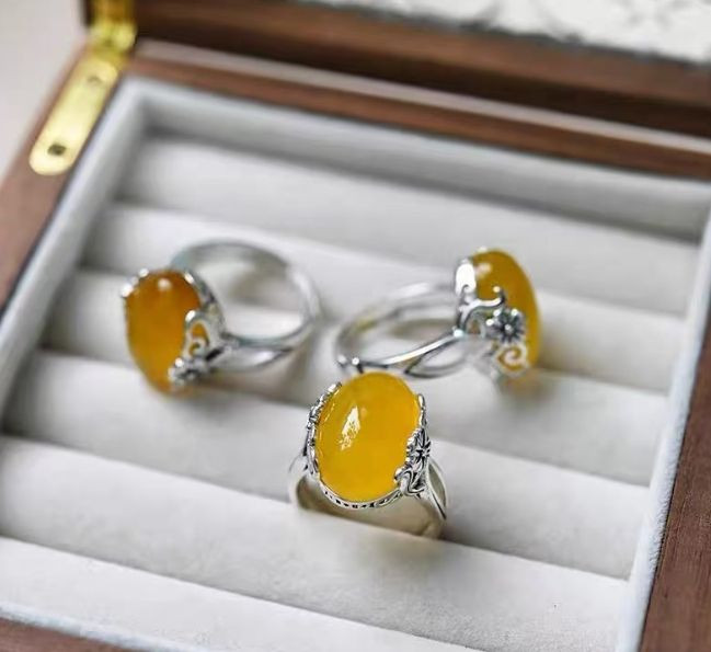 Natural high-end yellow agate chalcedony ring female live large egg-shaped sterling silver inlaid ring