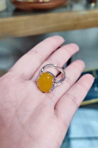 Natural high-end yellow agate chalcedony ring female live large egg-shaped sterling silver inlaid ring