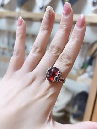 Natural garnet ring female 925 sterling silver inlaid red crystal retro light luxury open high-grade index finger ring