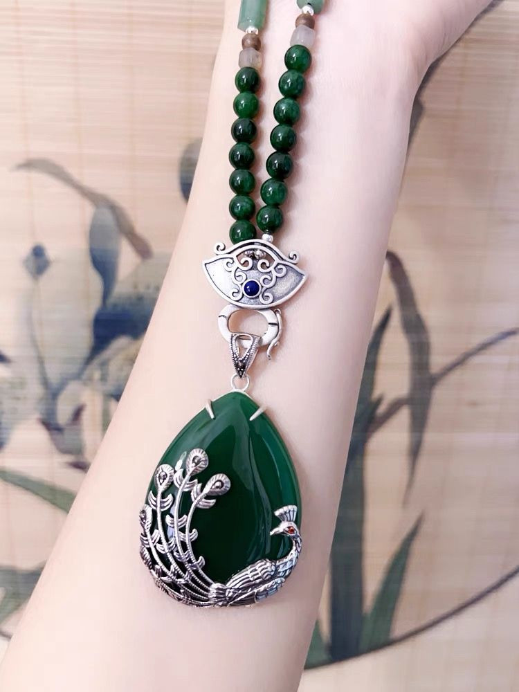 Large pendant green chalcedony sweater chain female ethnic style retro high-end atmosphere 925 sterling silver autumn a