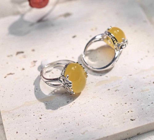 Natural high-end yellow agate chalcedony ring female live large egg-shaped sterling silver inlaid ring