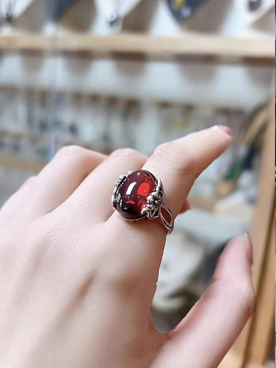 Natural garnet ring female 925 sterling silver inlaid red crystal retro light luxury open high-grade index finger ring