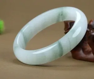 Hetian jade Tianshan emerald ice type floating flower bracelet