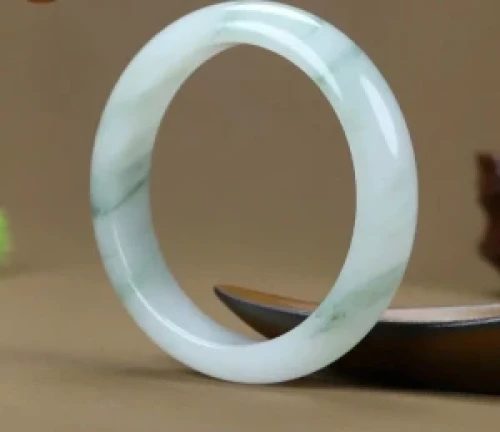 Hetian jade Tianshan emerald ice type floating flower bracelet