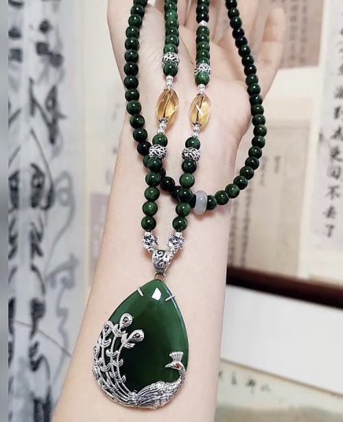 Large pendant green chalcedony sweater chain female ethnic style retro high-end atmosphere 925 sterling silver autumn a