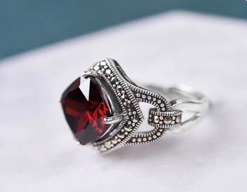 Big Sugar 925 Silver Garnet Ring