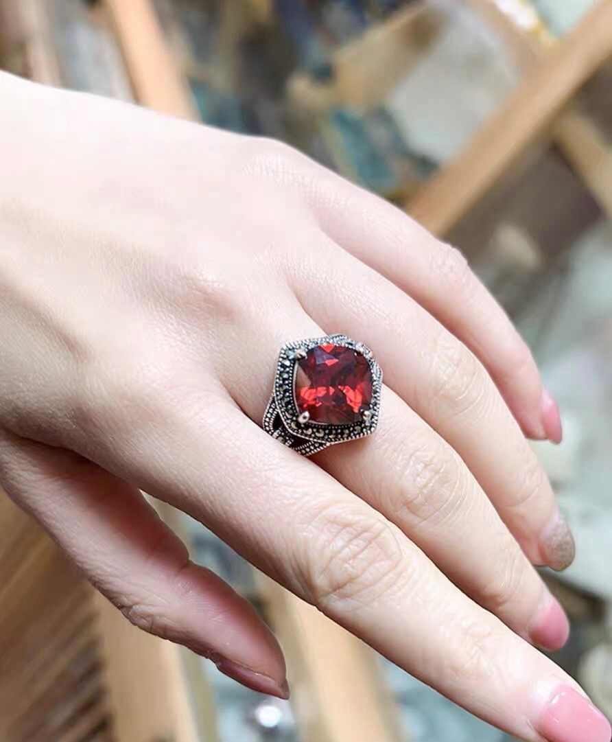 Big Sugar 925 Silver Garnet Ring