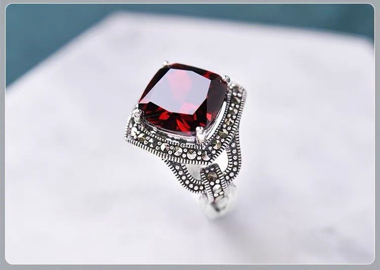 Big Sugar 925 Silver Garnet Ring