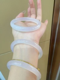 Natural chalcedony bracelet